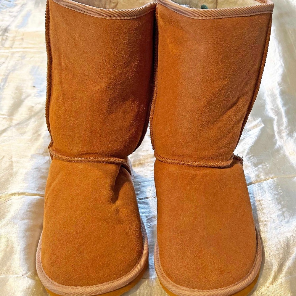 SLIPPERS, MID CALF, SUEDE LEATHER, TAN, SIZE 10 BUT WITH THICK FAUX FUR INSIDE